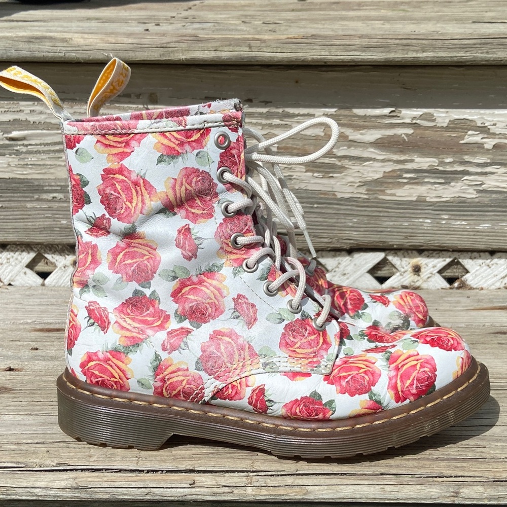 RARE! Dr. Martens 1460 W Women's Boot Valentine Rose Print Women's Size 8 - Picture 2 of 12